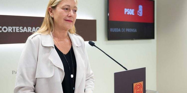 El PSOE tilda de «acto propagandístico» el último anuncio de Azcón