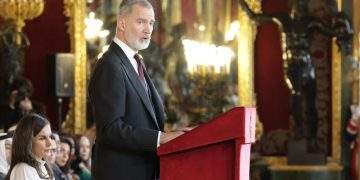 El rey no asistió al acto de Franco y así lo analiza ‘The Times’