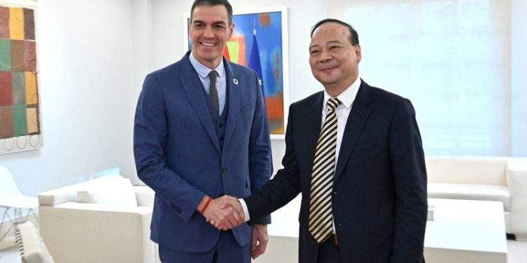 Stellantis y CATL invertirán 4.100 millones en la gigafactoría de Zaragoza 1 Stellantis y CATL invertirán 4.100 millones en la gigafactoría de Zaragoza