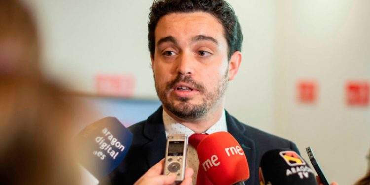 Villagrasa da el paso definitivo para comandar el PSOE de Aragón 1 El PSOE alerta de la «inestabilidad» del Gobierno de Aragón tras el «fracaso» de la gestión de Azcón