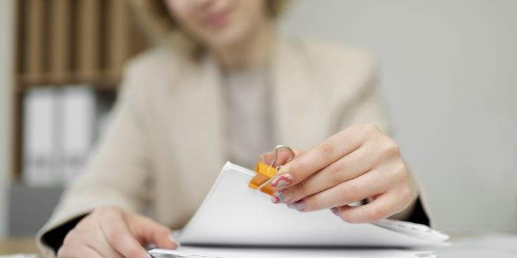 El paro registrado en Aragón disminuye en febrero, aunque la contratación cae y aumenta el desempleo femenino 1 El paro registrado en Aragón disminuye en febrero, aunque la contratación cae y aumenta el desempleo femenino